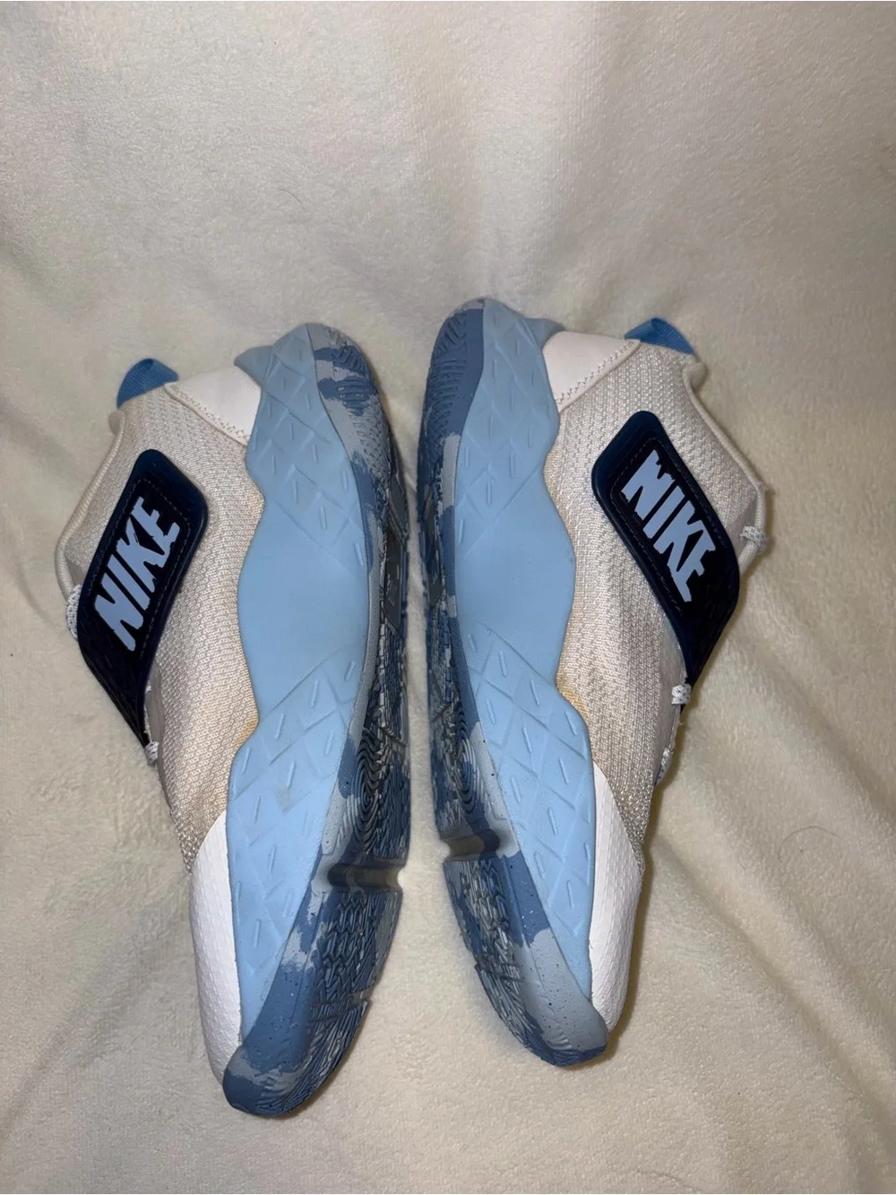 Nike Kids Sneakers in White and Light Blue with Navy Swoosh boy size 5.5